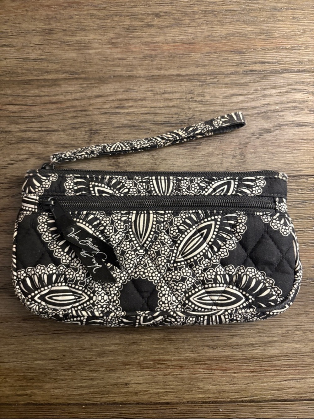 Lot of 2x EUC [Vera Bradley] Quilted Wristlet & Coin Purse, Black White Red - Picture 4 of 12